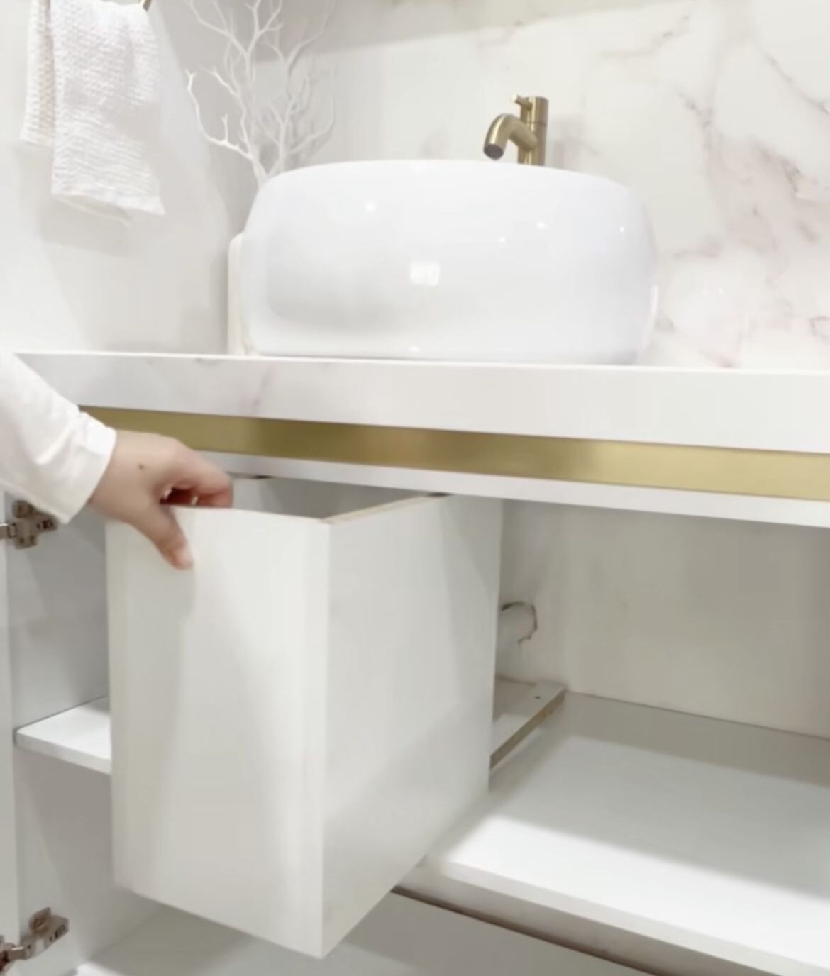 Tesisat Gözüken Banyo ve Mutfaklar İçin Estetik Çözümler